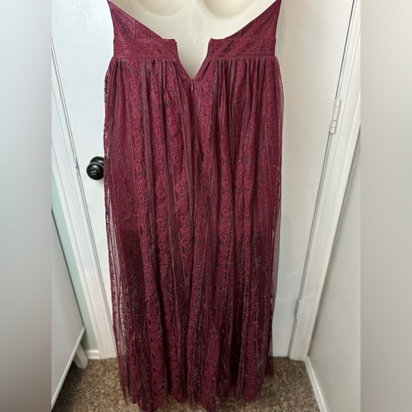 Burgundy Maxi Dress V-neck spaghetti straps pleated design with lace M #1525 - Picture 10 of 12